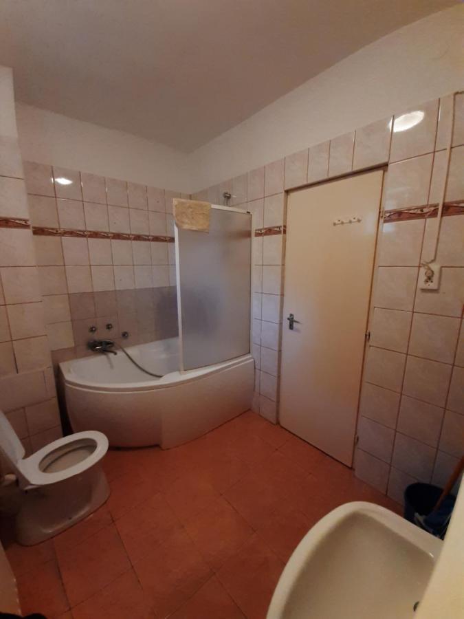 Gyopar Gyoengye Apartmanhaz Orosháza Екстериор снимка