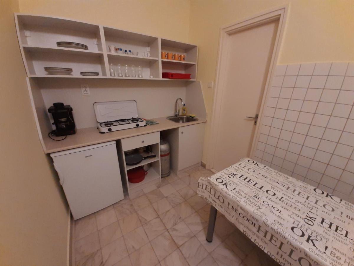 Gyopar Gyoengye Apartmanhaz Orosháza Екстериор снимка