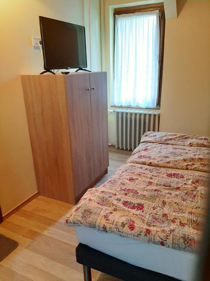 Gyopar Gyoengye Apartmanhaz Orosháza Екстериор снимка