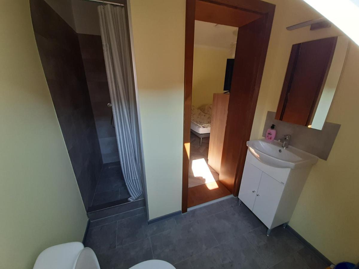 Gyopar Gyoengye Apartmanhaz Orosháza Екстериор снимка