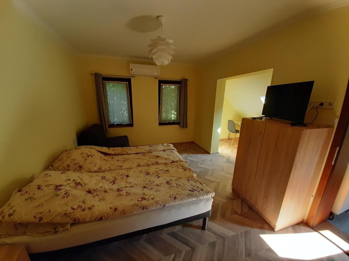 Gyopar Gyoengye Apartmanhaz Orosháza Екстериор снимка