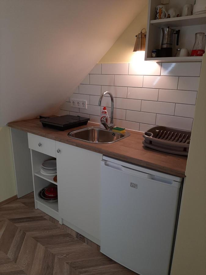 Gyopar Gyoengye Apartmanhaz Orosháza Екстериор снимка