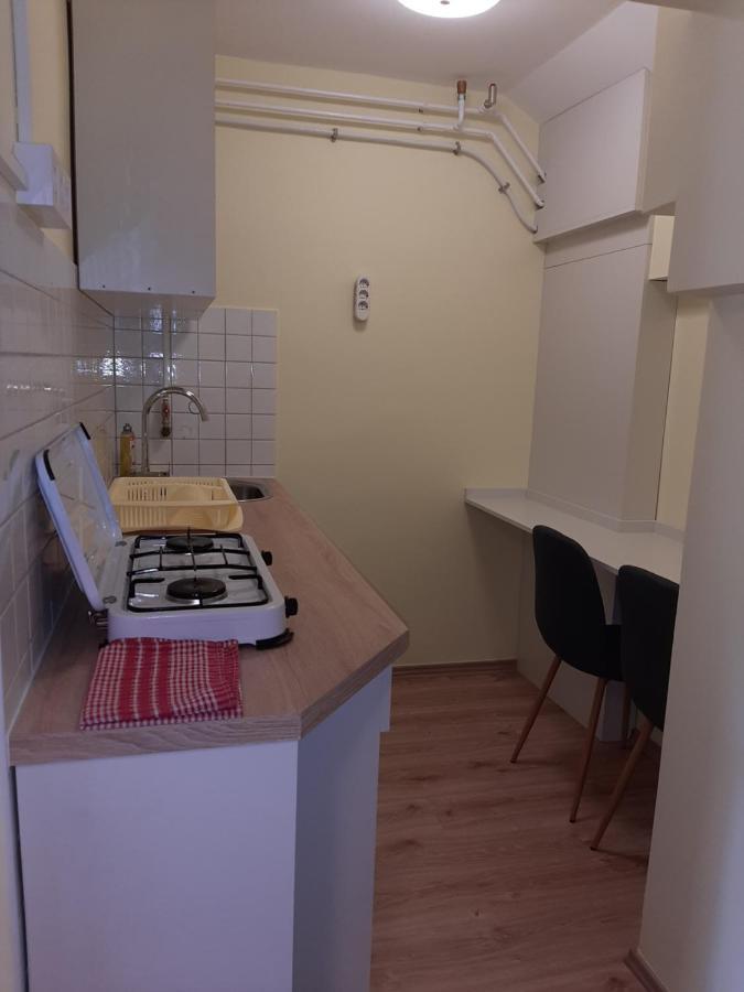 Gyopar Gyoengye Apartmanhaz Orosháza Екстериор снимка