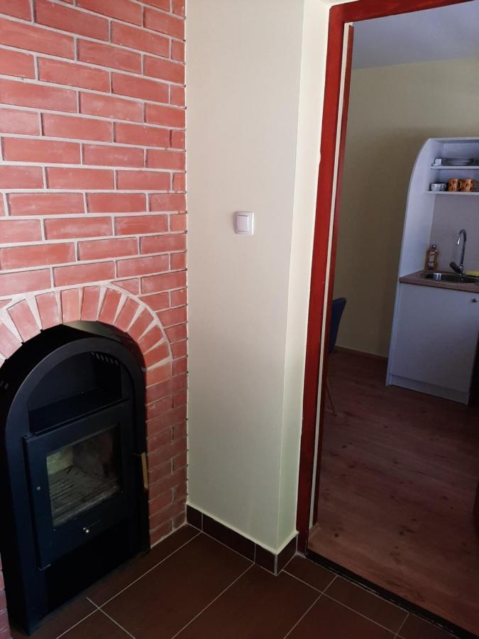 Gyopar Gyoengye Apartmanhaz Orosháza Екстериор снимка