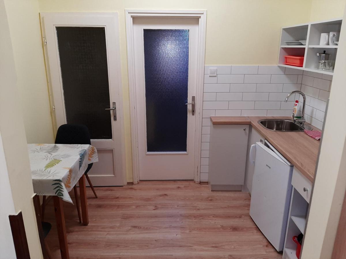Gyopar Gyoengye Apartmanhaz Orosháza Екстериор снимка