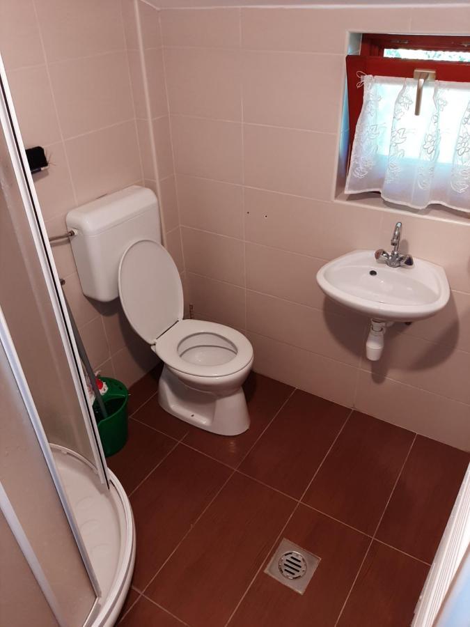 Gyopar Gyoengye Apartmanhaz Orosháza Екстериор снимка