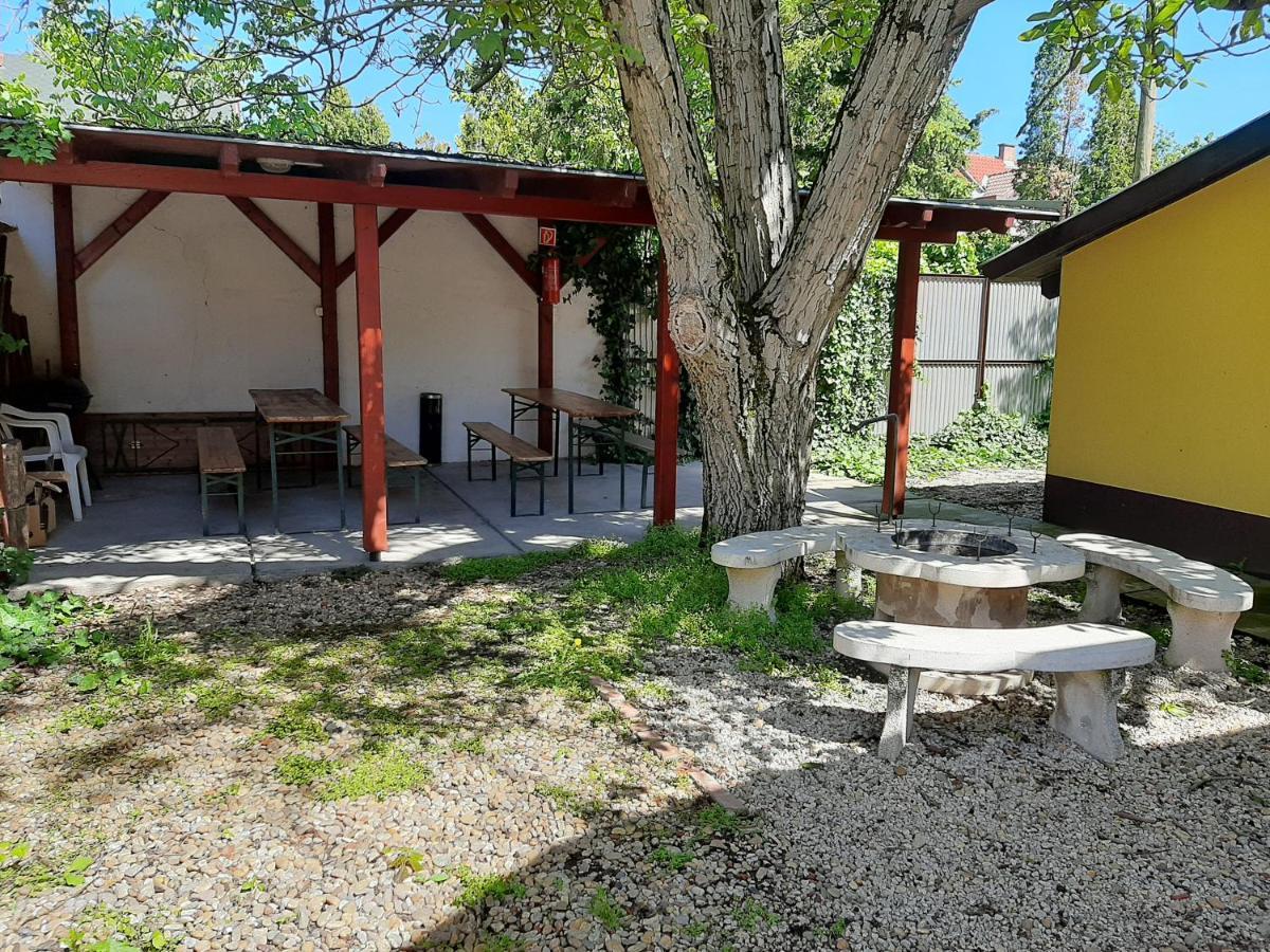 Gyopar Gyoengye Apartmanhaz Orosháza Екстериор снимка