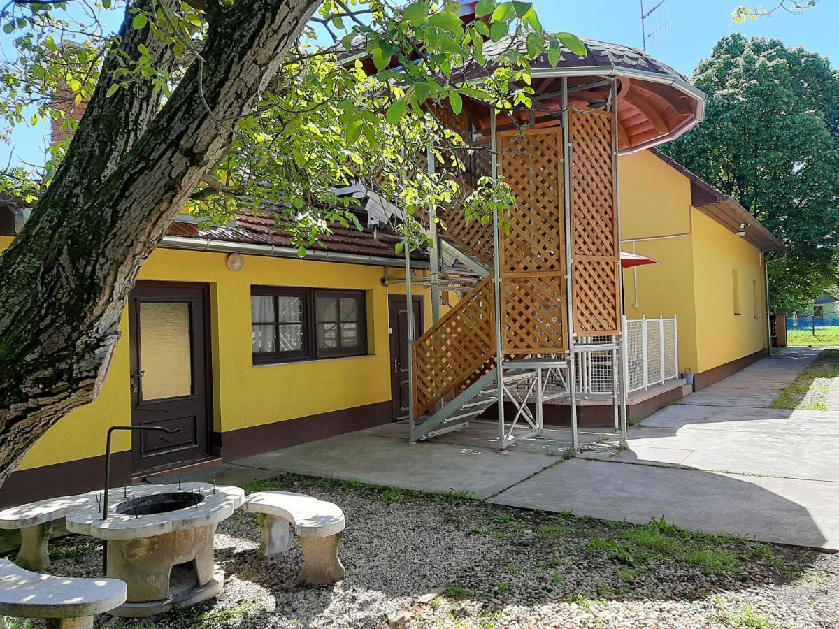 Gyopar Gyoengye Apartmanhaz Orosháza Екстериор снимка