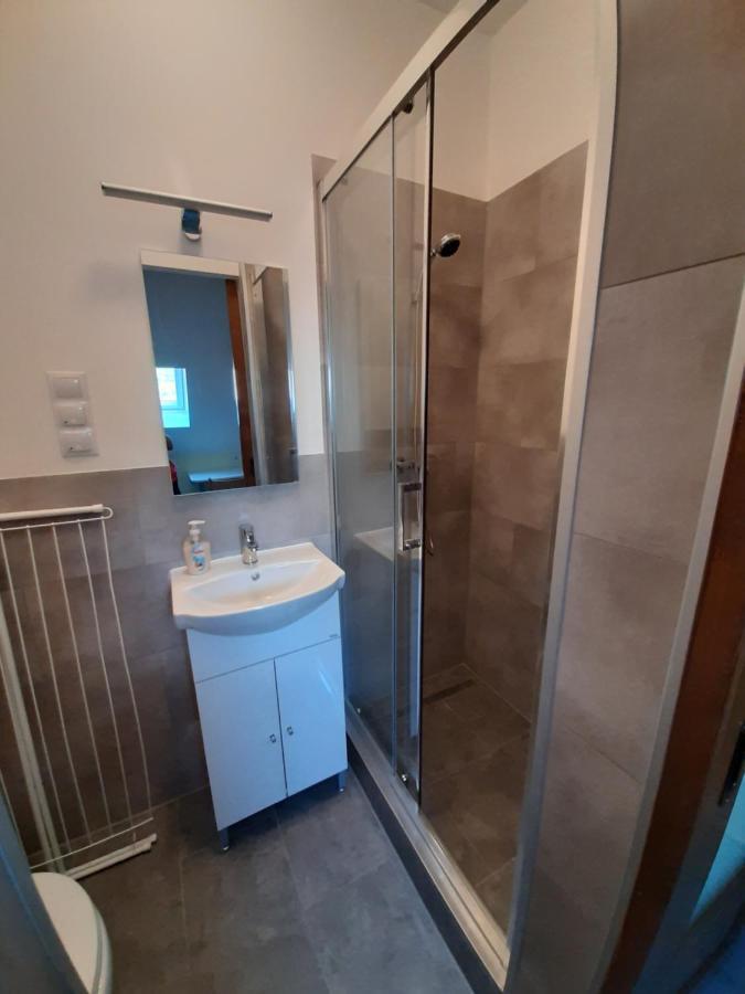 Gyopar Gyoengye Apartmanhaz Orosháza Екстериор снимка