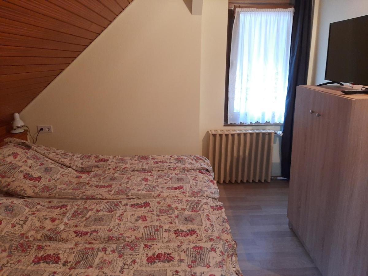 Gyopar Gyoengye Apartmanhaz Orosháza Екстериор снимка