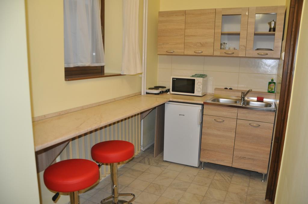 Gyopar Gyoengye Apartmanhaz Orosháza Екстериор снимка